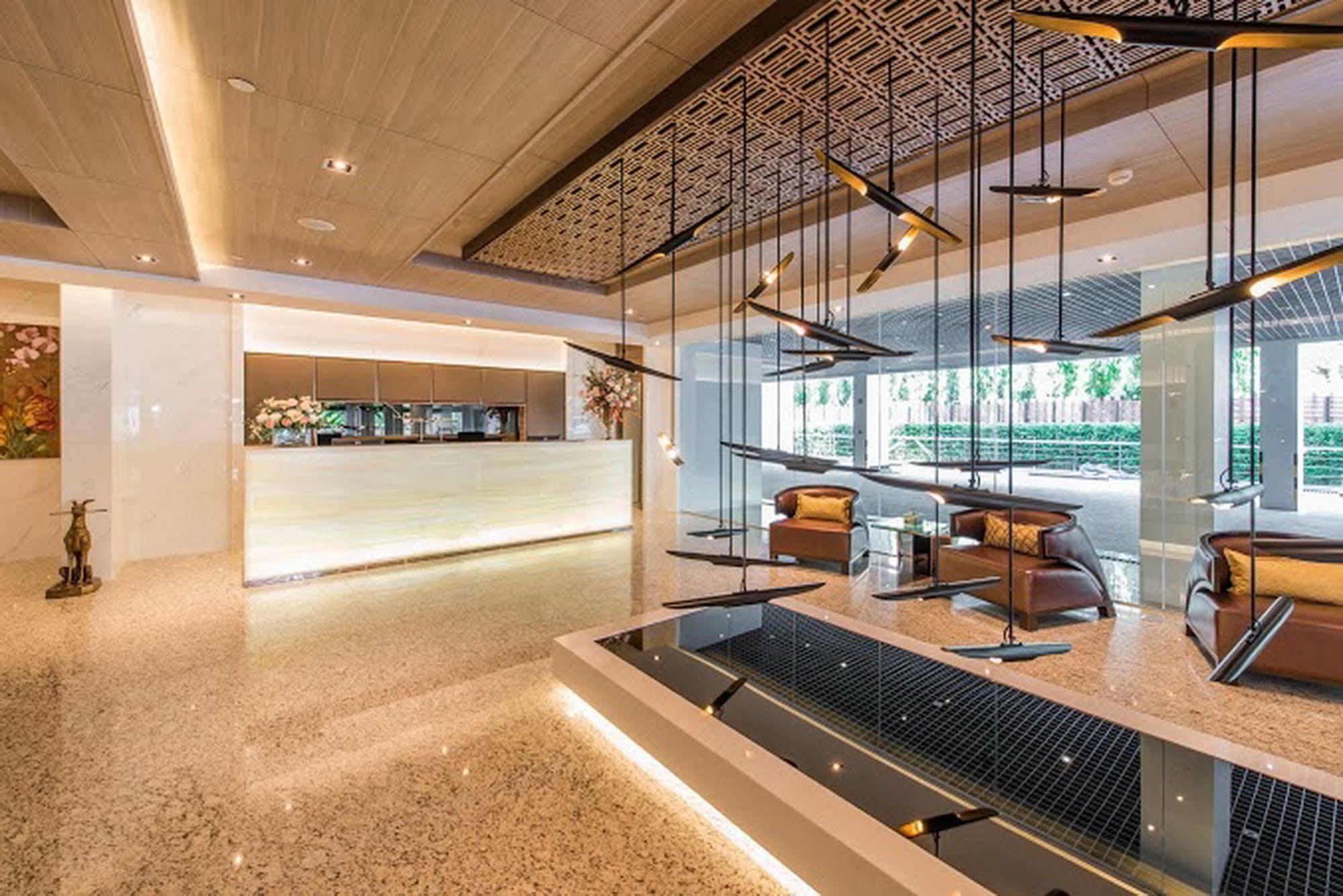 Qiss Residence By Bliston Bangkok Esterno foto