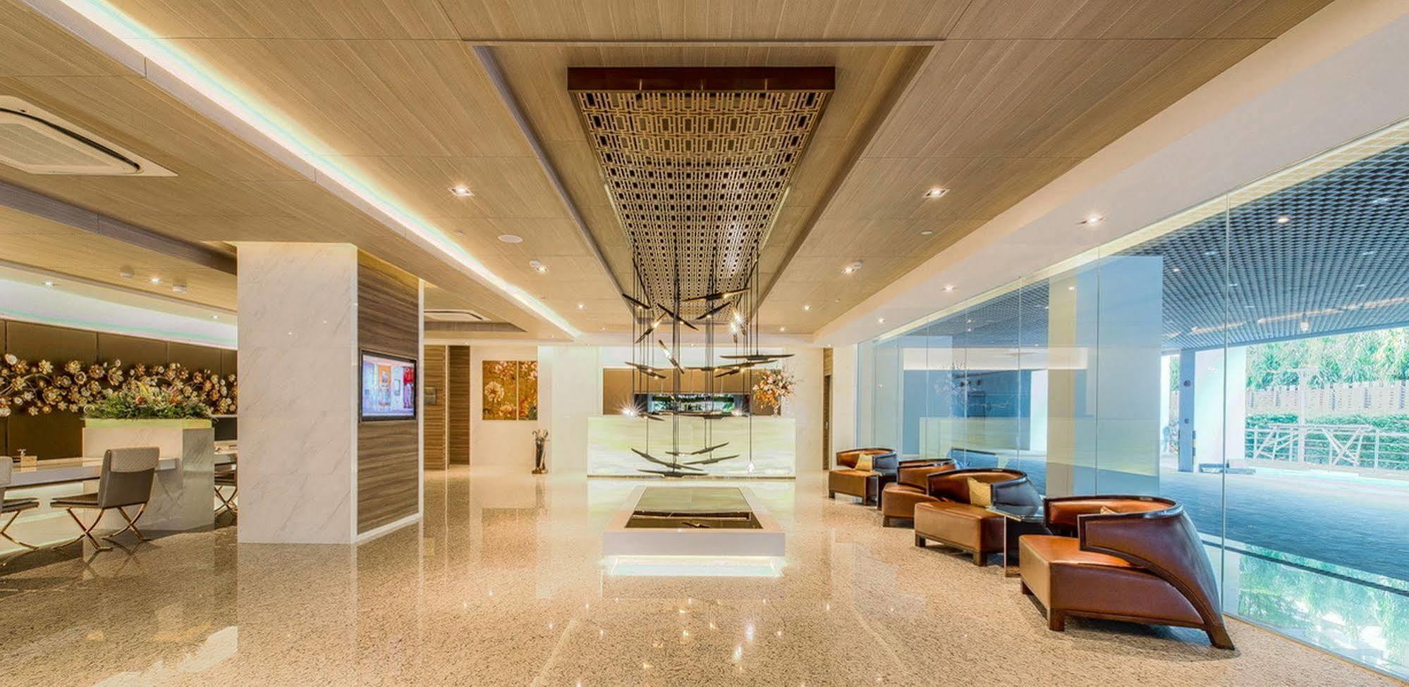 Qiss Residence By Bliston Bangkok Esterno foto